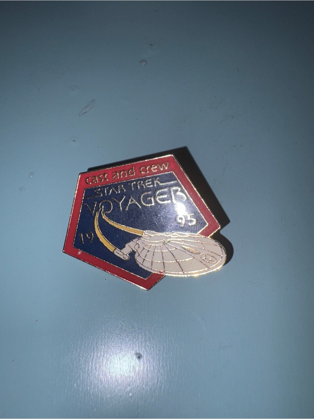 1995 Star Trek: Voyager Cast and Crew Enamel Pin